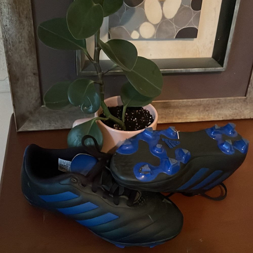 Soccer Cleats - Picture 2 of 3